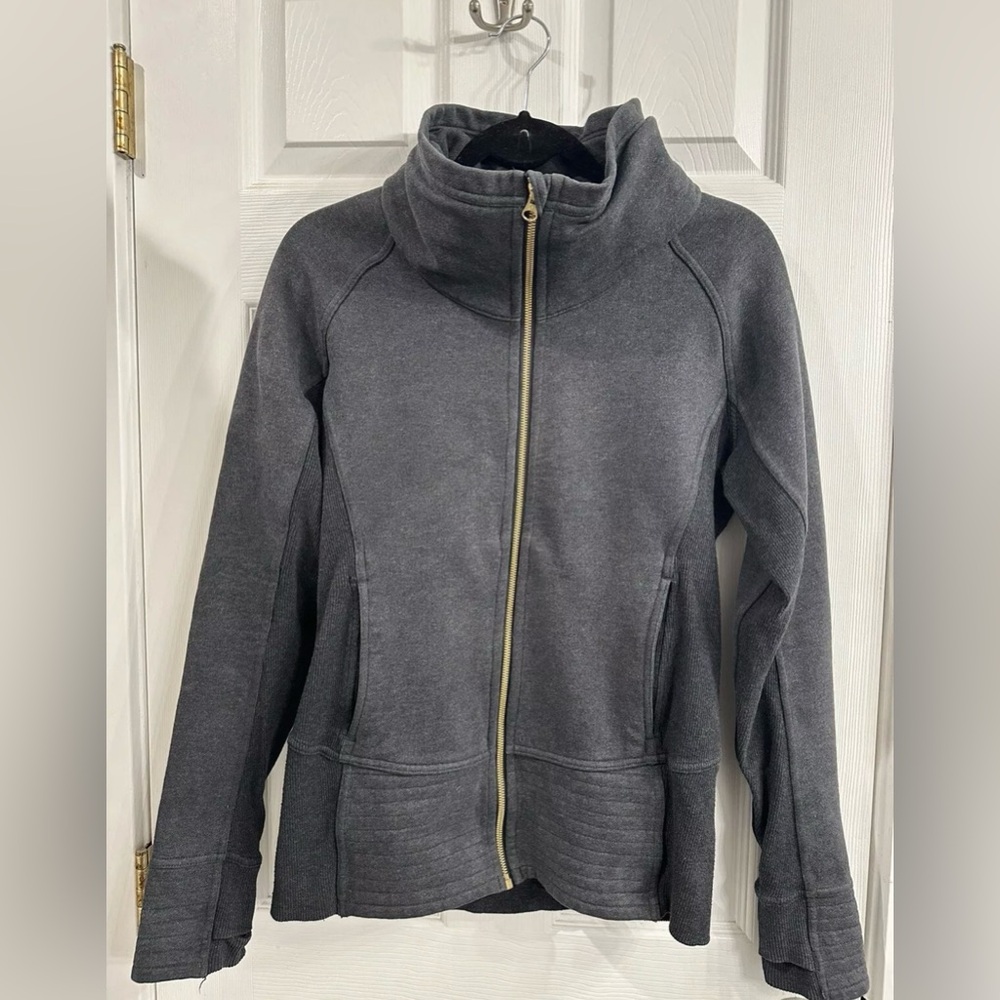 Lululemon Radiant Jacket Womens 6 Gray Black Full Zip Cozy Ladies Fleece Top EUC
